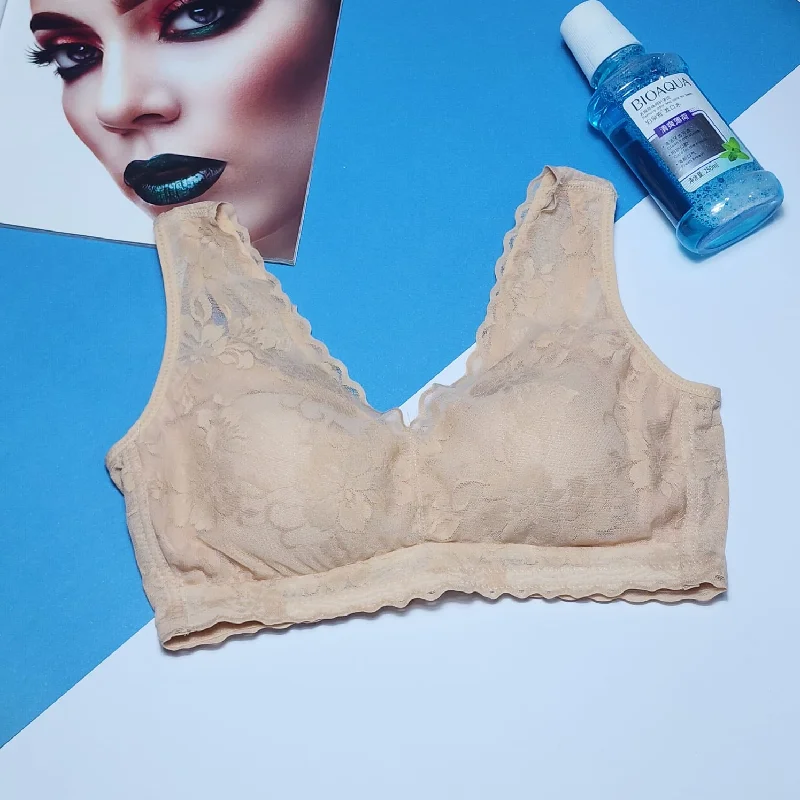 Flourish Thick Straps Soft Comfortable Back Closure Embroidered Lace Padded Bra 5044