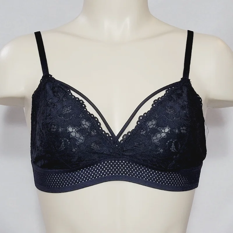 Xhilaration Strappy Front Wire Free Lace Bralette Size SMALL Black